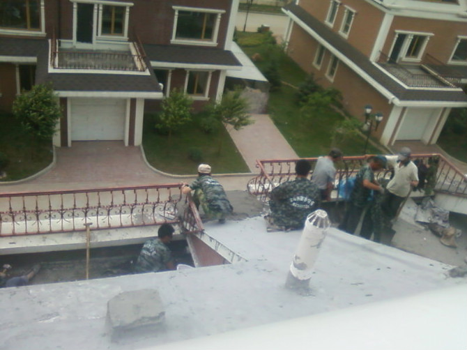 別墅防水施工現(xiàn)場(chǎng)